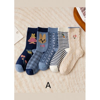 Fashion Embroidery Jacquard Cotton Mid Calf Socks